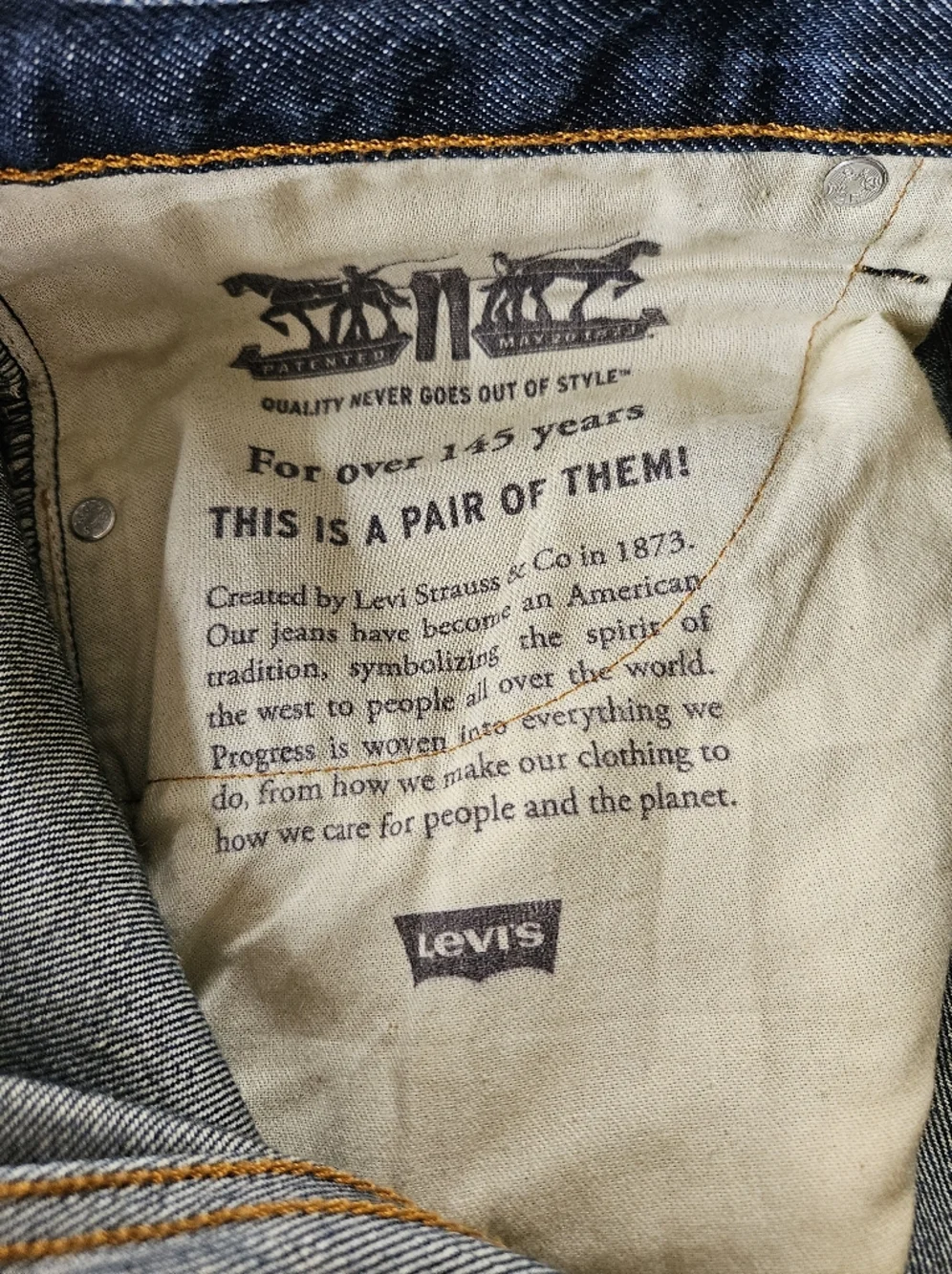 Levi's 569 Men's Dark Blue Denim Jean Shorts Size 40